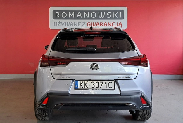 Lexus UX cena 184900 przebieg: 4091, rok produkcji 2023 z Kraków małe 529